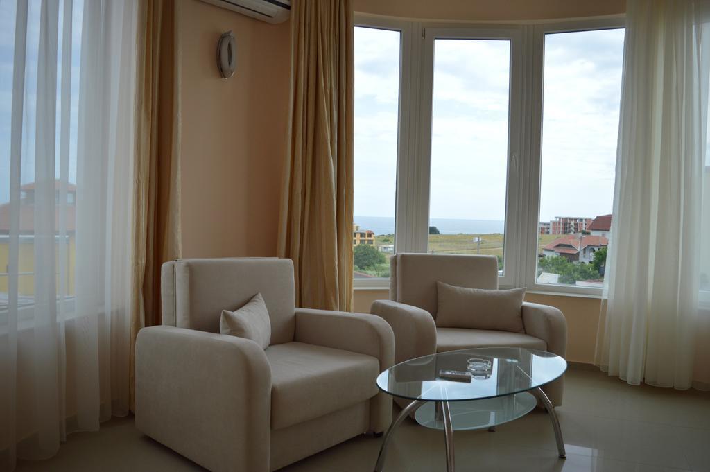 Zafo Hotel سينيموريتس الغرفة الصورة